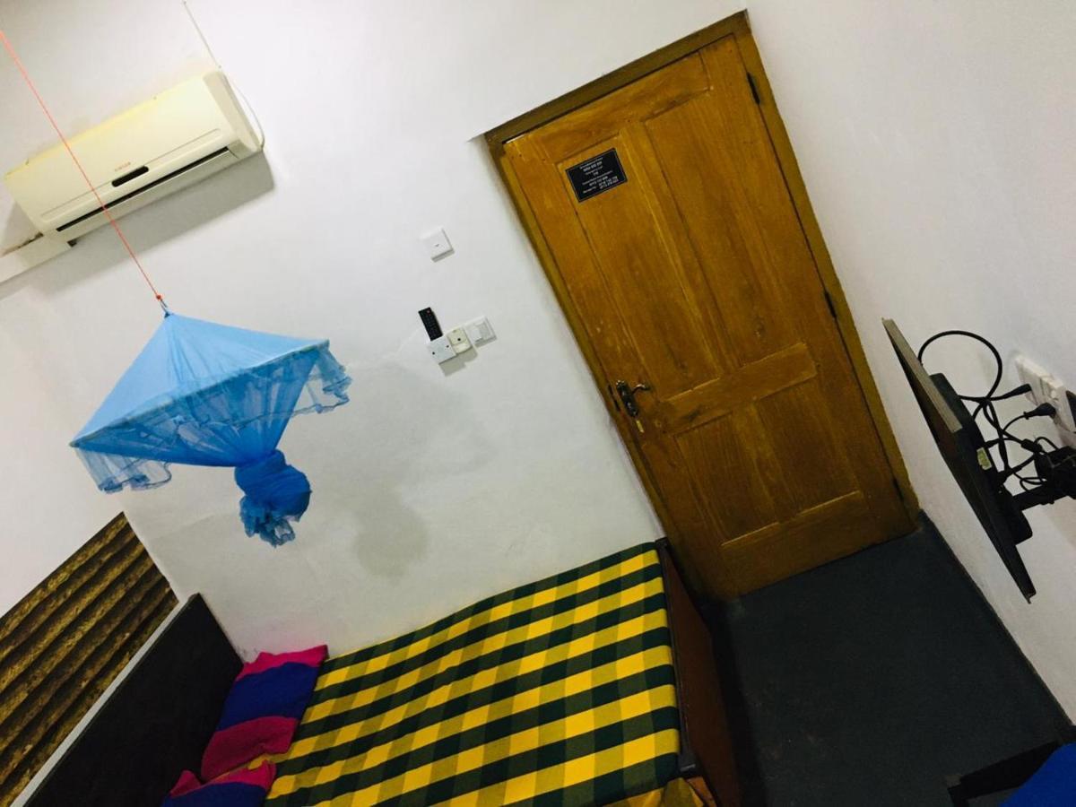 Bathiya Tourist Guest Anuradhapura Hotel Eksteriør billede
