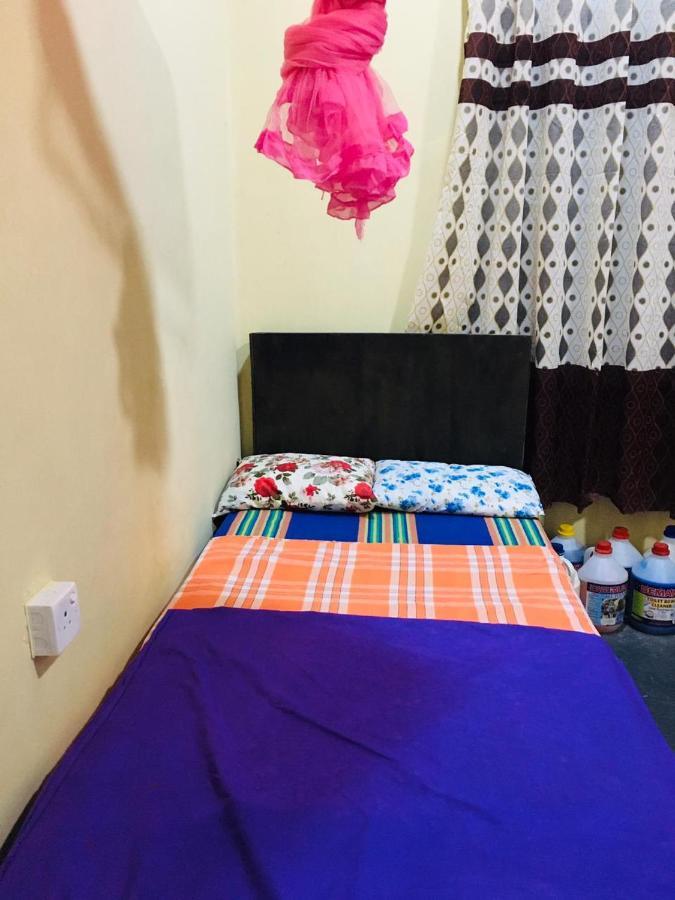 Bathiya Tourist Guest Anuradhapura Hotel Eksteriør billede