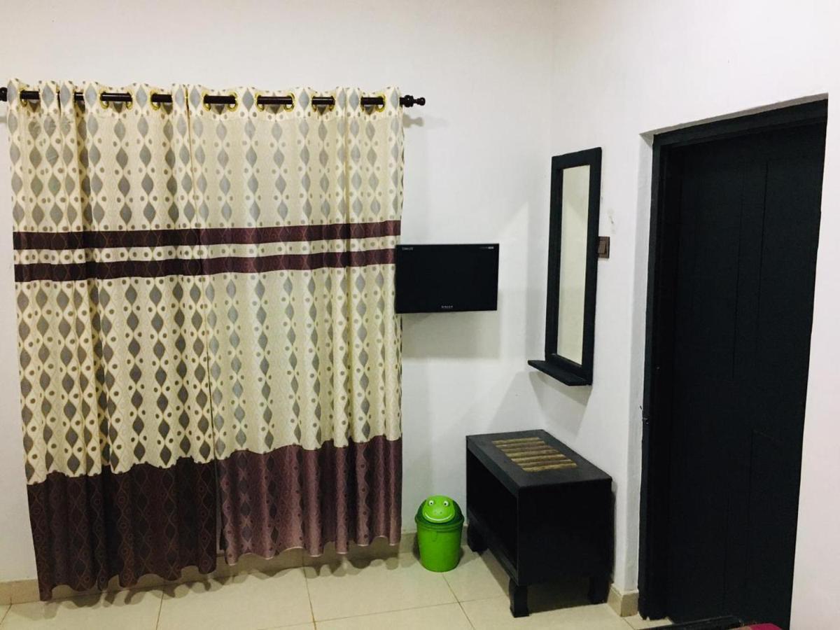 Bathiya Tourist Guest Anuradhapura Hotel Eksteriør billede