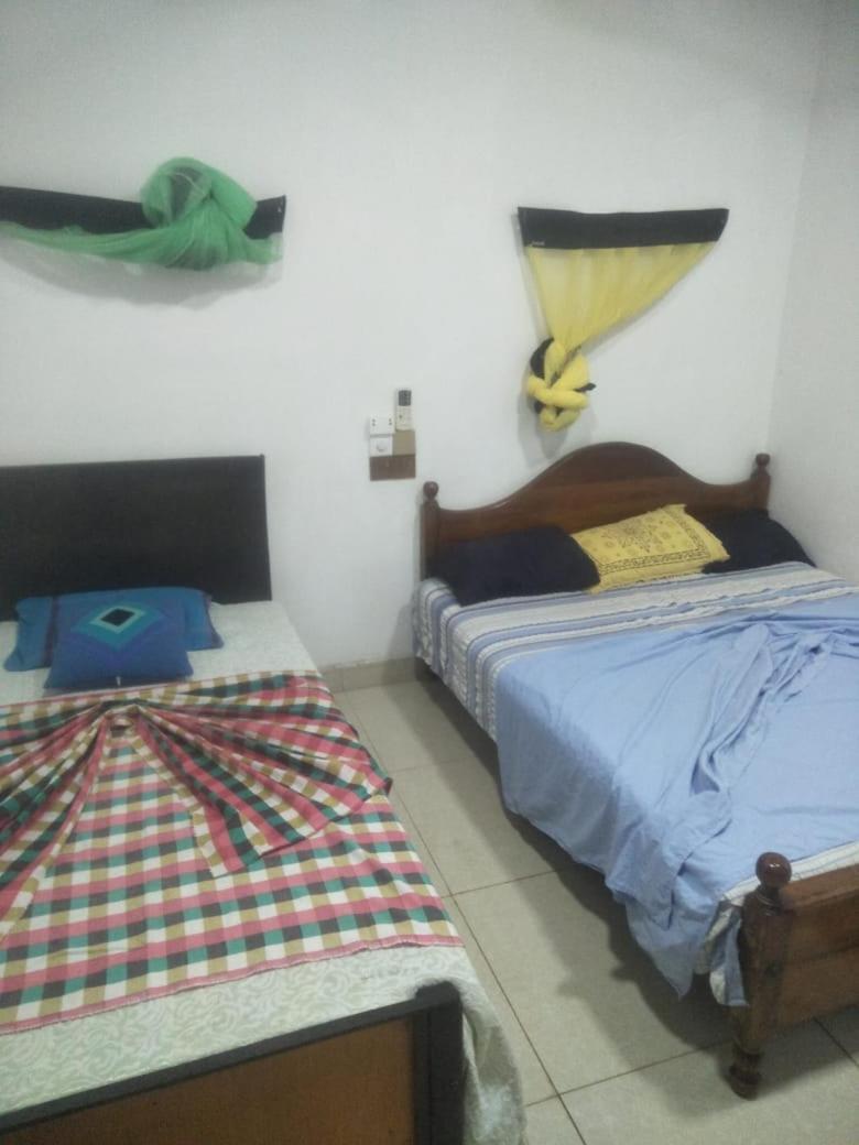 Bathiya Tourist Guest Anuradhapura Hotel Eksteriør billede