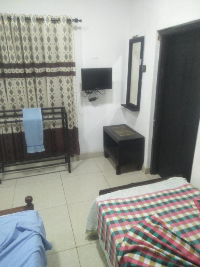 Bathiya Tourist Guest Anuradhapura Hotel Eksteriør billede