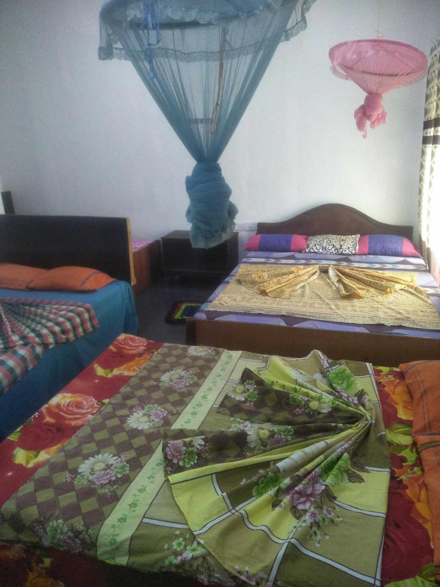 Bathiya Tourist Guest Anuradhapura Hotel Eksteriør billede