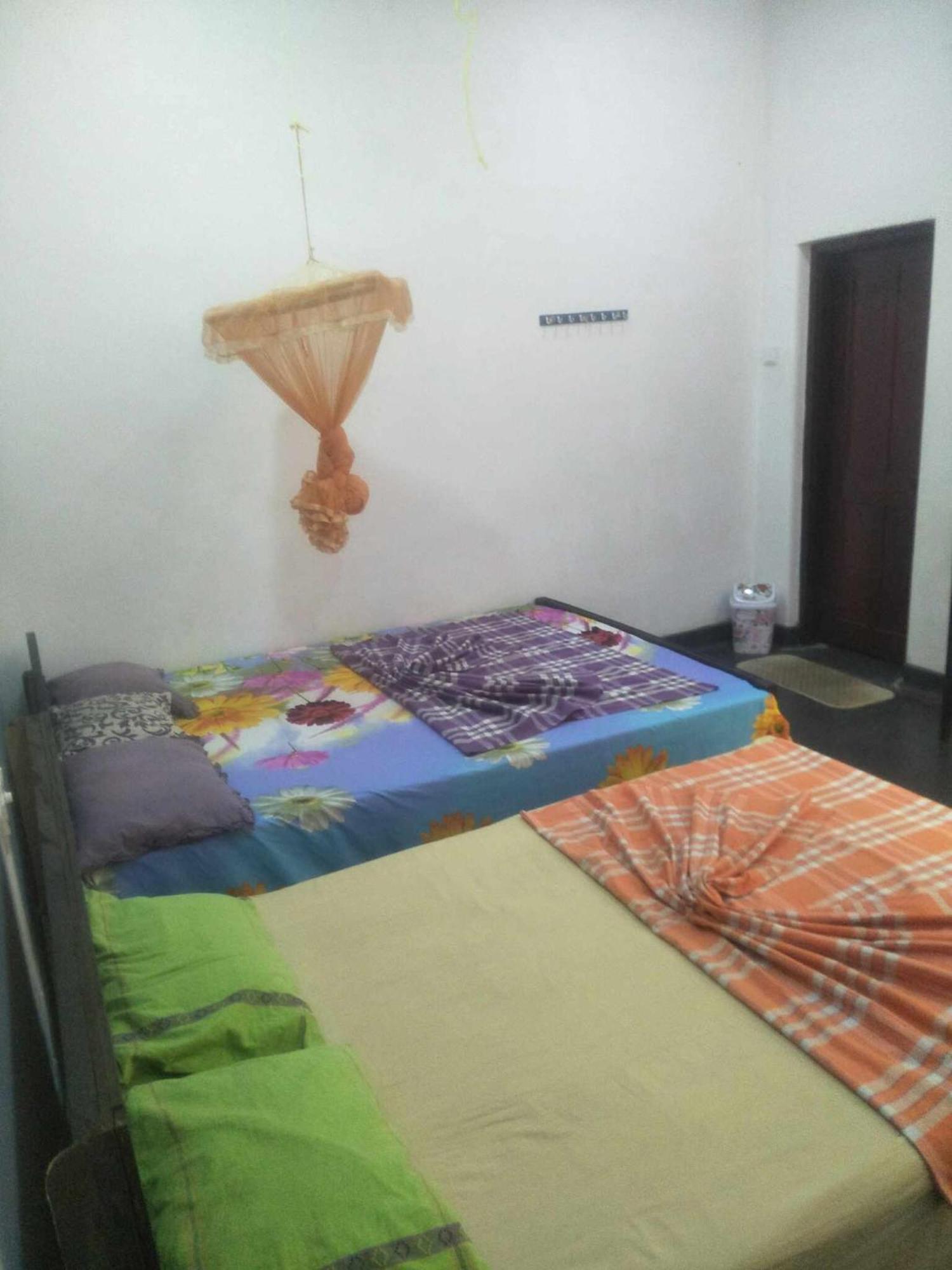 Bathiya Tourist Guest Anuradhapura Hotel Eksteriør billede